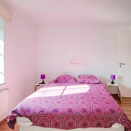 Elegant In Belgium, Cleaning Included Burnenville